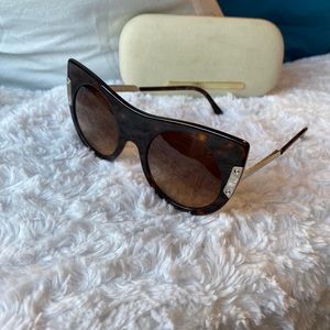 Stella McCartney sunglasses 🕶